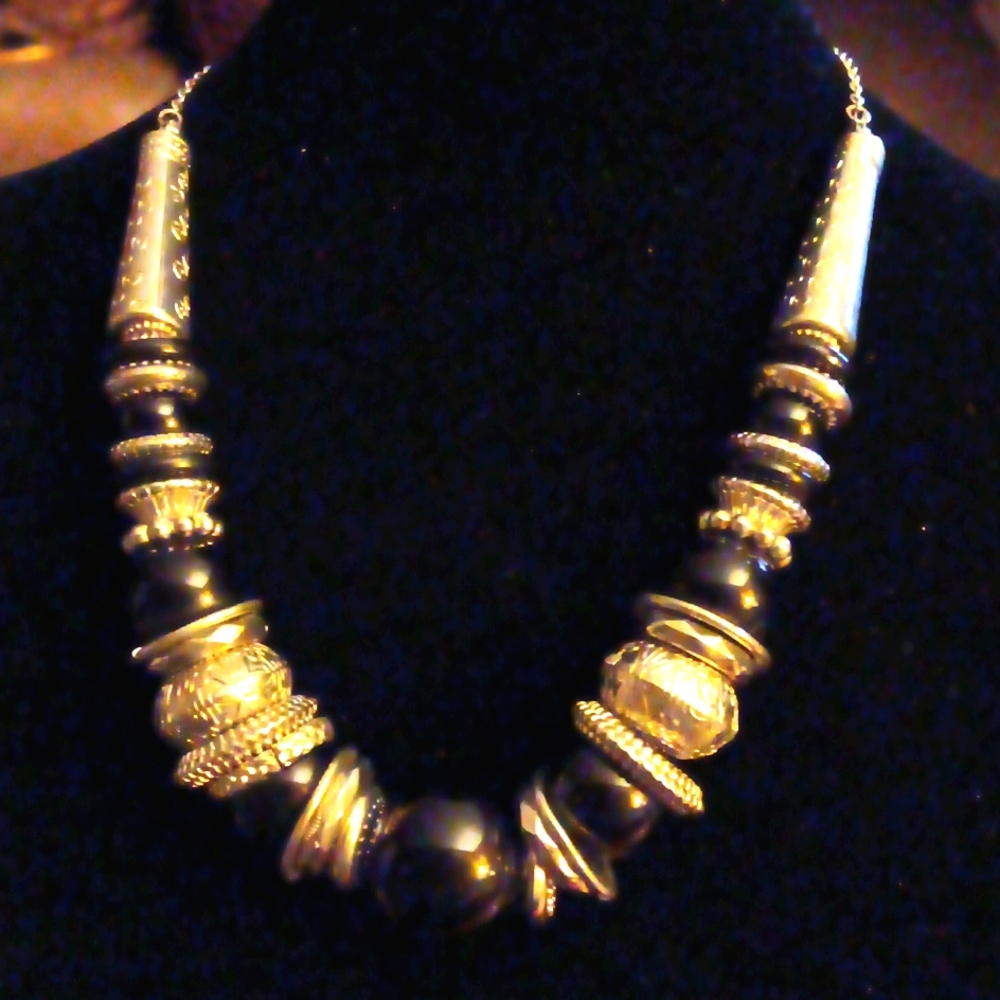 BLACK AND SILVER BEADED NECKLACE